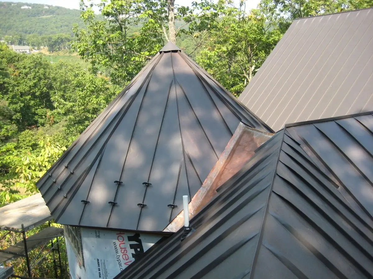 Professional Roof Tarp Installation by Craftsman Roofing in Byfield